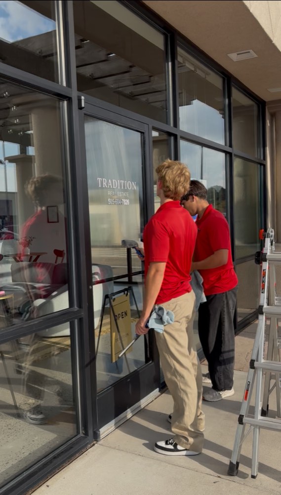 Streak-free window cleaning results at a Santa Fe property